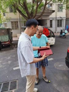 雙節(jié)送關(guān)懷 溫情暖人心——江西制藥開展走訪慰問離退休干部活動(dòng)